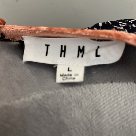 Boutique Sleeveless key hole top - Picture 7 of 7